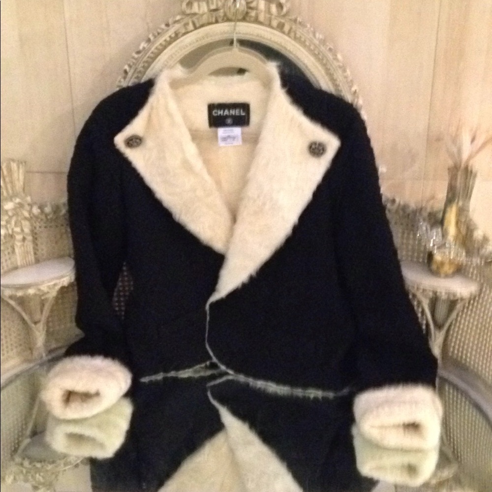 Chanel Paris Moscow 8.5k jacket shearling lined - Picture 3 of 8